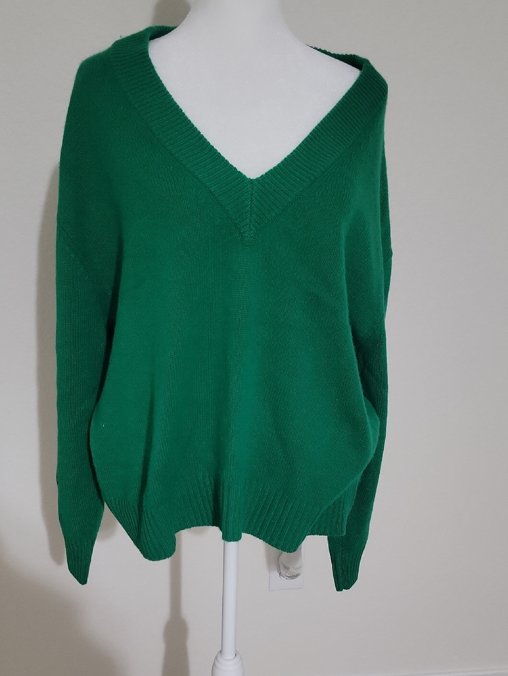 Aqua Bright Green Large Cashmere V-Neck Sweater